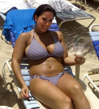 Amateur bbw in beach 