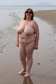 Mature fat woman nudist